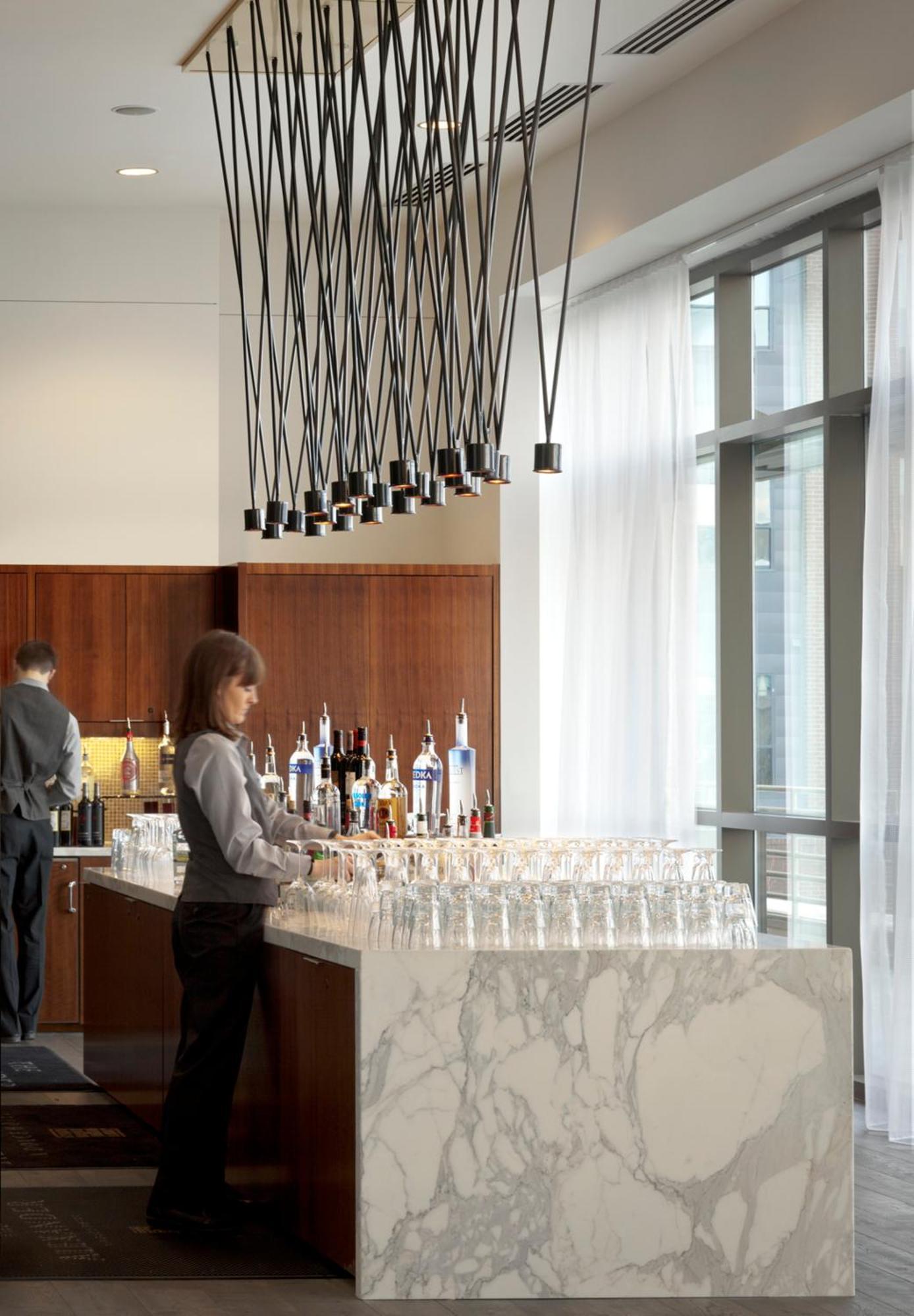 The Alexander Hotel Индианаполис Екстериор снимка