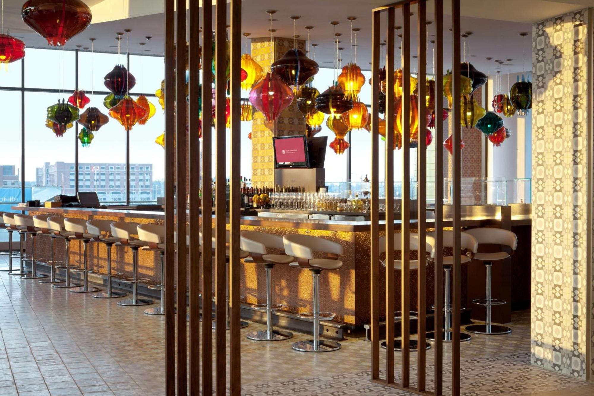 The Alexander Hotel Индианаполис Екстериор снимка