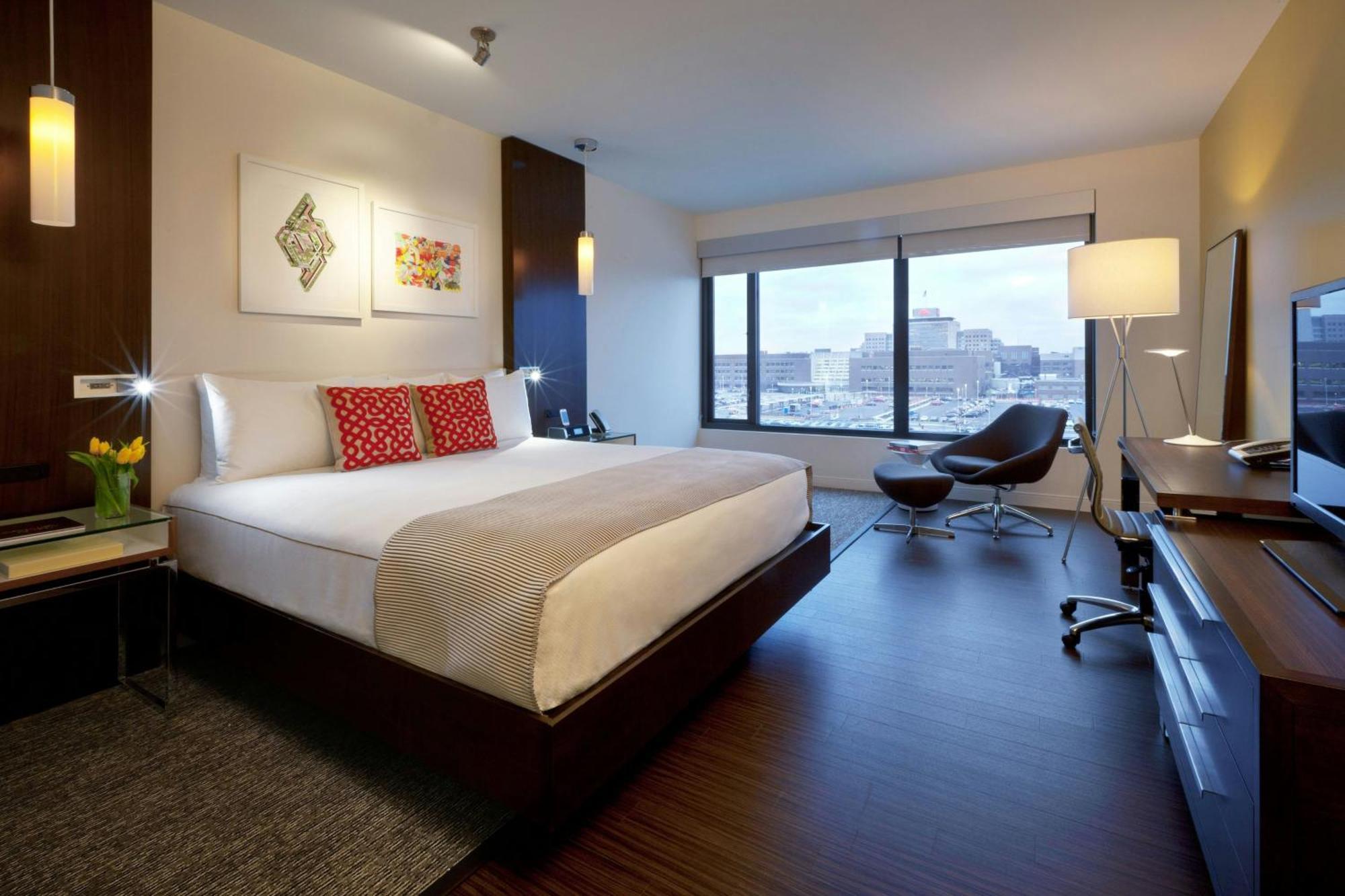 The Alexander Hotel Индианаполис Екстериор снимка