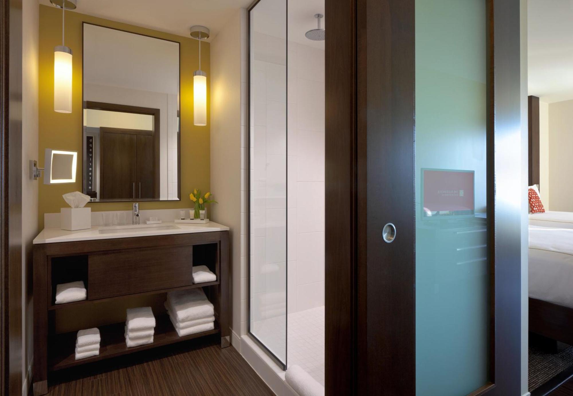 The Alexander Hotel Индианаполис Екстериор снимка